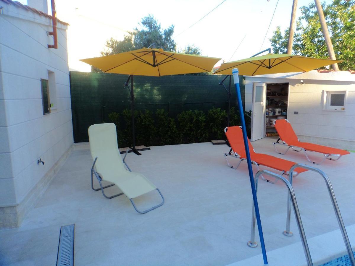 شقة Charming Flat In Kastel Stafilic With Shared Pool 27 M² Kaštela المظهر الخارجي الصورة